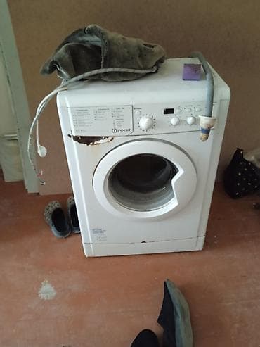 Техника и электроника: Стиральная машина Indesit, фронтальная загрузка, загрузка до 5 кг — 1