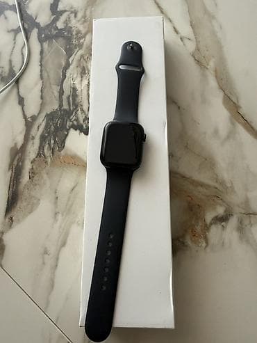 Apple Watch Series 8, модель A2771 Размер корпуса: 45 мм Материал