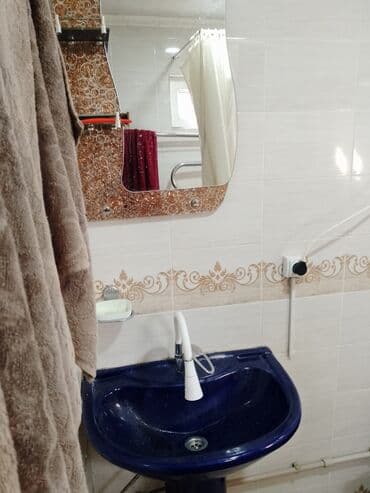 куплю дом село восток: Город Каракол Сдаю комнату в частном доме (2 этажа, 4 комнаты) — 8