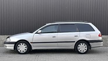Унаа: Toyota Avensis: 2002 г., 2 л, Кол менен иштөөчү, Дизель, Универсал — 6