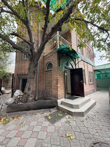 дом село ананьево: 200 м², 7 комнат, Парковка — 1