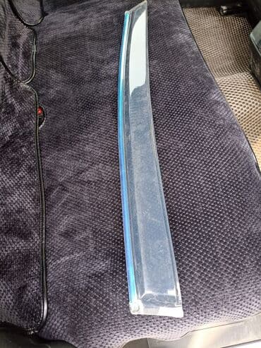 чехол на минивен: Ветровики на окна Toyota — 1