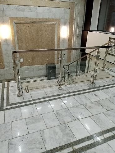 стекло для стол: Стеклянные перила из нержавеющей стали - Современные ограждения для — 9