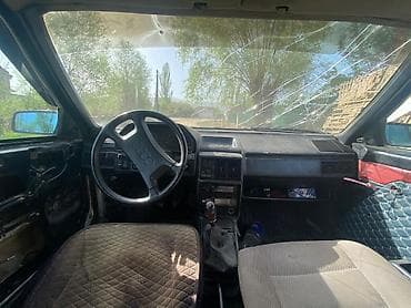 Audi 100: 1988 г., Механика, Седан