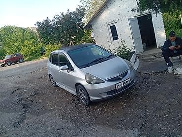 Honda Fit: 2002 г., 1.3 л, Вариатор, Бензин, Хэтчбэк at lalafo.kg Honda Fit: 2002 г., 1.3 л, Вариатор, Бензин, Хэтчбэк
