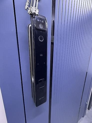 двери хайтек: Двери для домов и квартир, Металлическая, Одностворчатая, В стиле хай-тек, цвет - Синий — 2