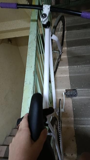 Спорт и хобби: Фикс-байк/синглспид городской - Рама и вилка: стальная, окраска белая — 5