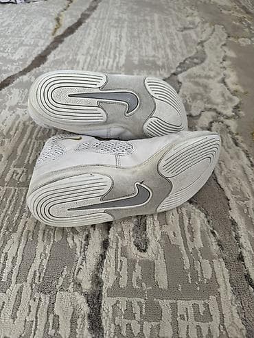 кроссовки фирменные: Мужские кроссовки, 42, Nike, Б/у, цвет - Белый — 1