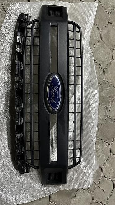 Решетка радиатора Ford Оригинал