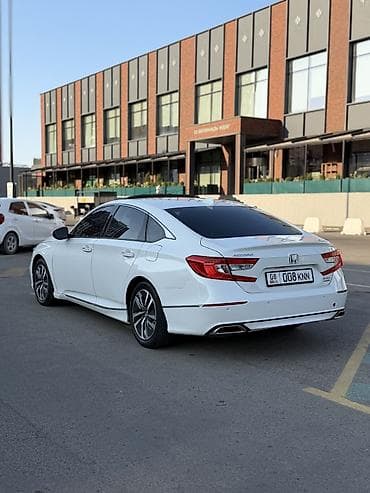 Honda Accord: 2019 г., 2 л, Вариатор, Гибрид, Седан — 6