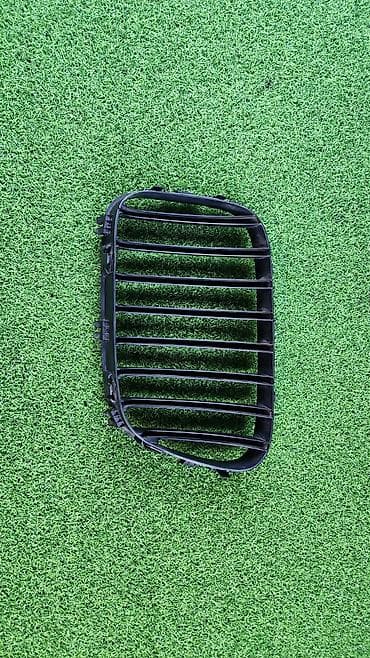 е70 e70: Е53 дорест Решётка Ноздри правая 51 13 —-8 247 —-674 В отличном — 3