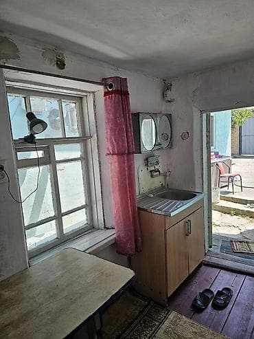 Кыймылсыз мүлк: Сдается 2-х ком. времянка с прихожкой для 2-х человек,, рядом с домом — 4