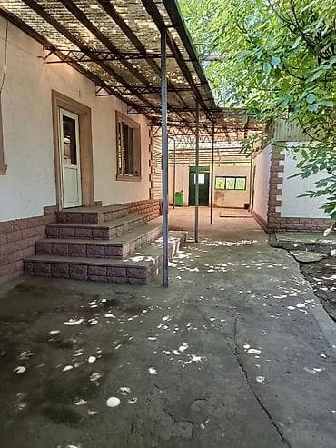 Дома: Дом с большим крытым двором и удобным подъездом в селе Новопокровка — 2