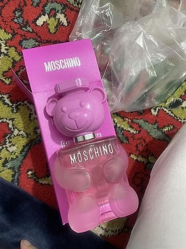 Женская одежда: На 8 марта оригинал духи — 2