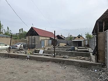 комн: 3 комнаталуу уй сатылат. Жери 4соток. Короосу тосулган, кошумча — 8