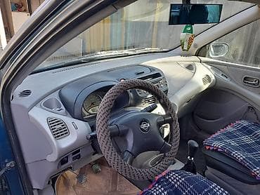 r18 245 40: Nissan Almera Tino: 2002 г., Механика, Бензин, Минивэн — 4