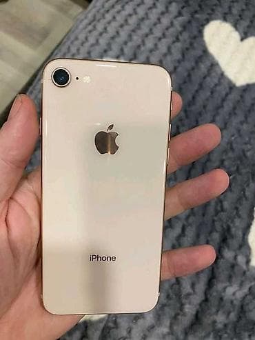 a 8: IPhone 8, Б/у, 64 ГБ, Золотой, Зарядное устройство, 100 % — 1