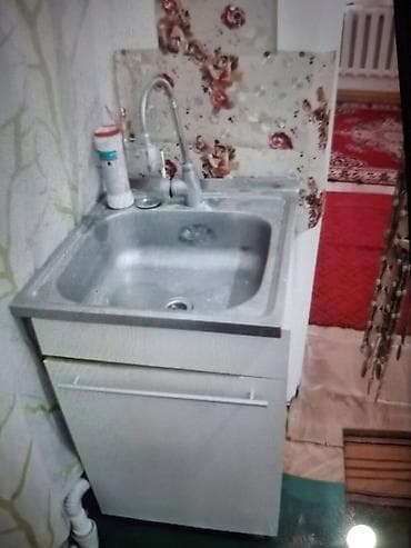 сдается ком: Сдаётся небольшая комната с отдельной кухонной зоной. Особенности: - — 3