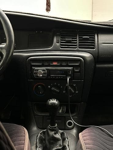 opel: Opel Vectra: 1996 г., Ручные, Бензин, Седан — 6