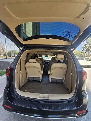 сед: Kia Carnival: 2019 г., 2.2 л, Дизель — 9