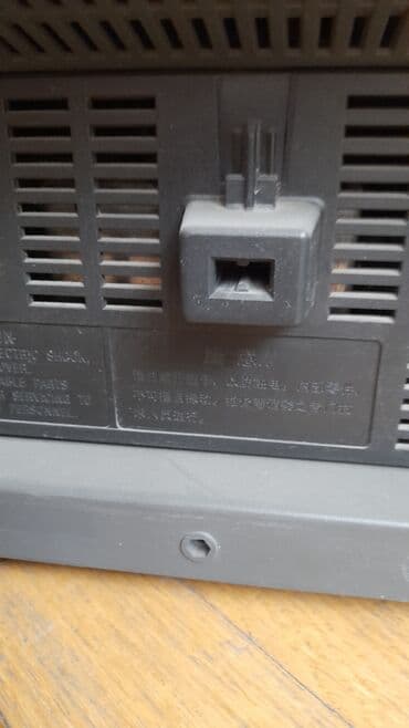 монитор компьютерный: Телевизор "Sony". Состояние отличное. Размеры: диагональ экрана 70 см — 5