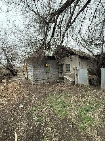 хоз постройки: Дом расположены в селе военно Антоновка по улице Ленина участок 8 .83 — 8