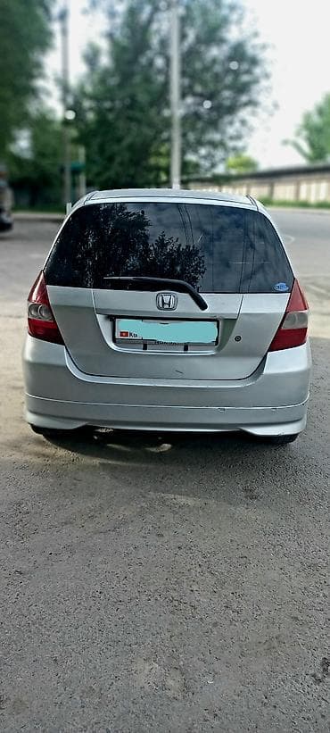 Продажа авто: Honda Fit: 2002 г., 1.3 л, Вариатор, Бензин, Хэтчбэк — 2