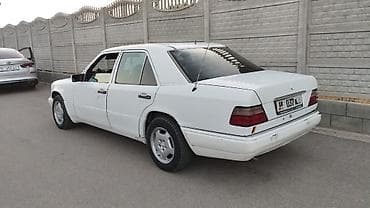 с класс 221: Mercedes-Benz W124: 1994 г., 2 л, Механика, Бензин, Седан — 1