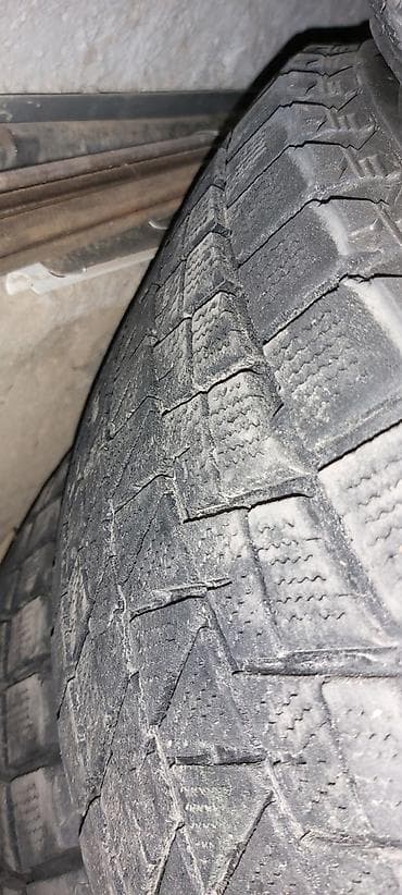 65: Шины 235 / 65 / R 17, Зима, Б/у, Комплект, Внедорожные (АТ/МТ), Япония, Bridgestone — 8