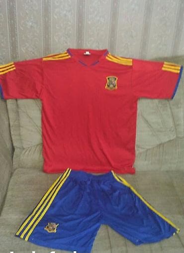 футбольные вещи: Футбольная форма размер 46-48 — 1
