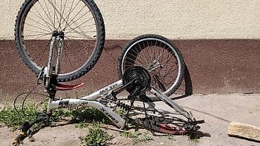 Велосипед тетиктери: Горный велосипед на разобранном виде Описание: - Рама MTB с передней — 1