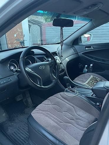 салон соната: Hyundai Sonata: 2011 г., 2 л, Автомат, Газ, Седан — 3