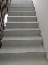 ковры резиновые: Подготовка стен для укладки, Подготовка стен для грунтовки, Резка плитки | Керамическая плитка, Керамогранитая плитка, Стеклянная плитка | Вертикальная укладка, Диагональная укладка, Горизонтальная укладка Больше 6 лет опыта — 17