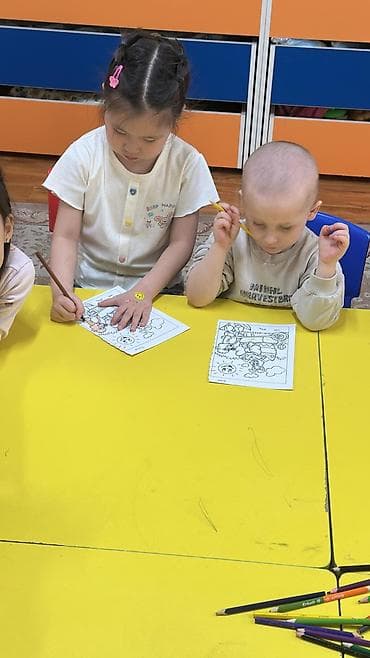 стол для чтения: Детские развивающие занятия и подготовка к школе - Небольшие группы — 6