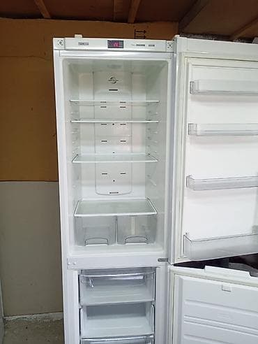 холодильники витринные: Холодильник Atlant, Б/у, Двухкамерный — 2