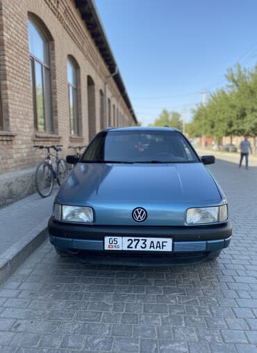 срочно продам авто в связи с переездом: Volkswagen Passat: 1989 г., 1.8 л, Механика, Бензиновая, Универсал — 1