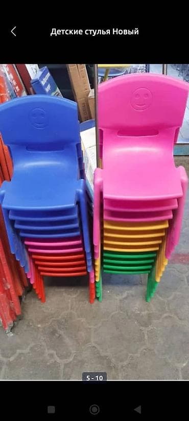 В наличии имеются гелевые столы и стулья хорошего качества для садика