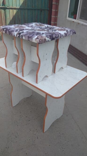 Кухонный стол и стул, Новый, Самовывоз, Платная доставка, цвет - Белый at lalafo.kg Кухонный стол и стул, Новый, Самовывоз, Платная доставка, цвет - Белый