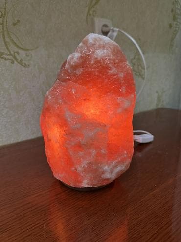 Сүрөттөр жана портреттер: Соляная лечебная лампа из гималайской соли (4,5 кг). Обладает — 1