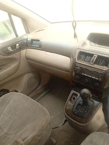 trunk q: Mitsubishi Chariot: 1998 г., Автомат, Минивэн — 2