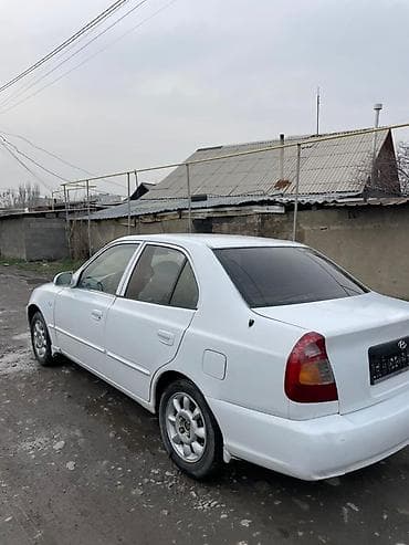 Унаа сатуу: Hyundai Accent: 1999 г., Кол менен иштөөчү, Бензин, Седан — 3