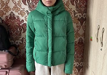 шапка zara: Срочно продаю‼️‼️Размер не подошел.Размер S.Покупала за 3799₽.Женская — 4