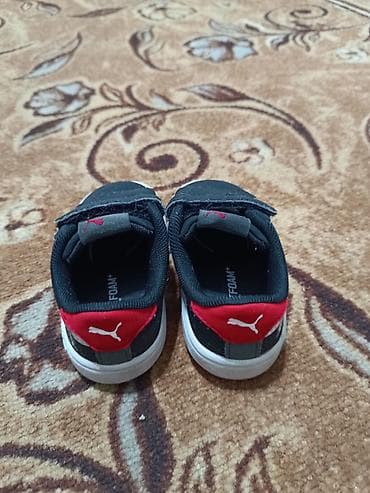 Детская обувь: Продаю детские кроссовки в идеальном состоянии. размер 20, по стельке — 3