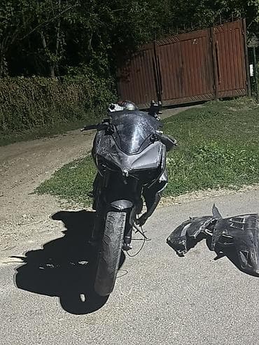 Спортбайк Ducati, 400 куб. см, Бензин, Взрослый, Б/у at lalafo.kg Спортбайк Ducati, 400 куб. см, Бензин, Взрослый, Б/у