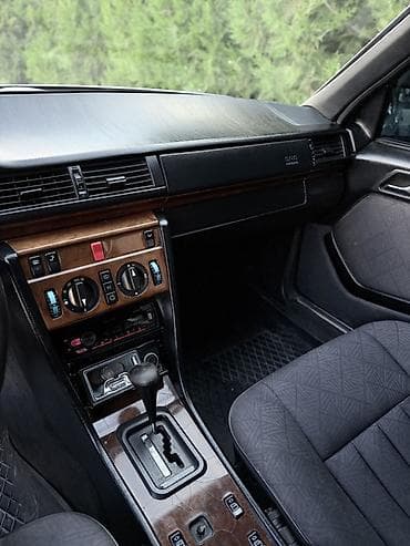 infinity fx35: Mercedes-Benz W124: 1993 г., 3.2 л, Автомат, Бензин, Седан — 8
