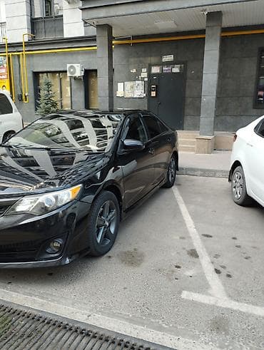 задние фары: Toyota Camry: 2014 г., 2.5 л, Автомат, Бензин, Седан — 2