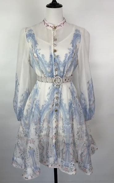 Платье-мини из полупрозрачного шифона с изящным принтом в пастельных