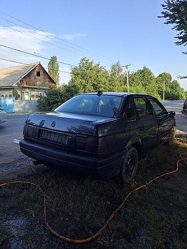 Унаа сатуу: Volkswagen Passat: 1988 г., 1.8 л, Кол менен иштөөчү, Бензин, Седан — 9