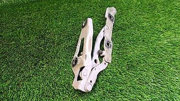 x5 2003: Петля крышки багажника L Е90 7 060 627 Год 2006 В отличном — 1