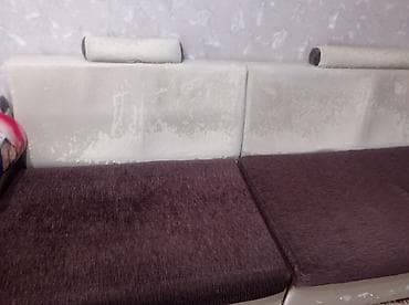 Офисная мебель: Угловой диван. цвет белая кожа. просим 2000. самовывоз. тел — 6